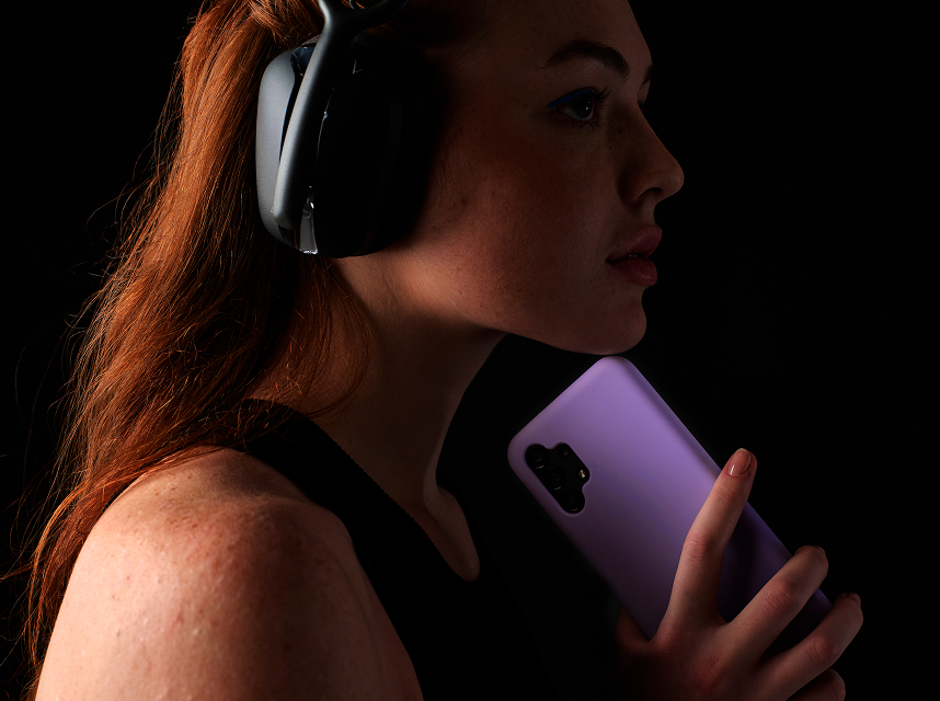 teen listening to gabb music