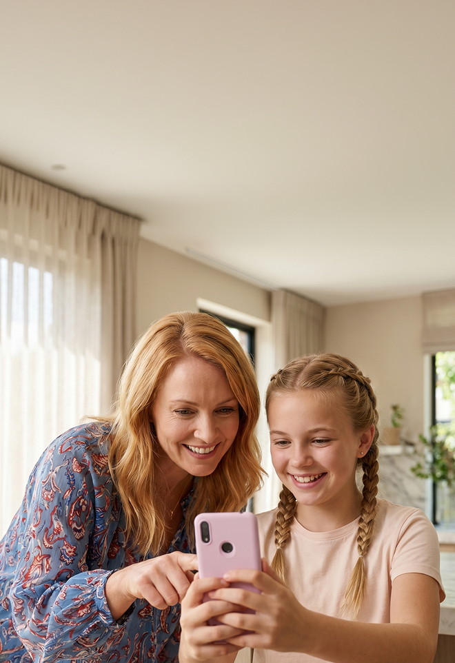 mom and daughter using a gabb phone 4 together